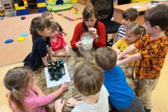 Pohádka “Hrnečku, vař” u Myšek